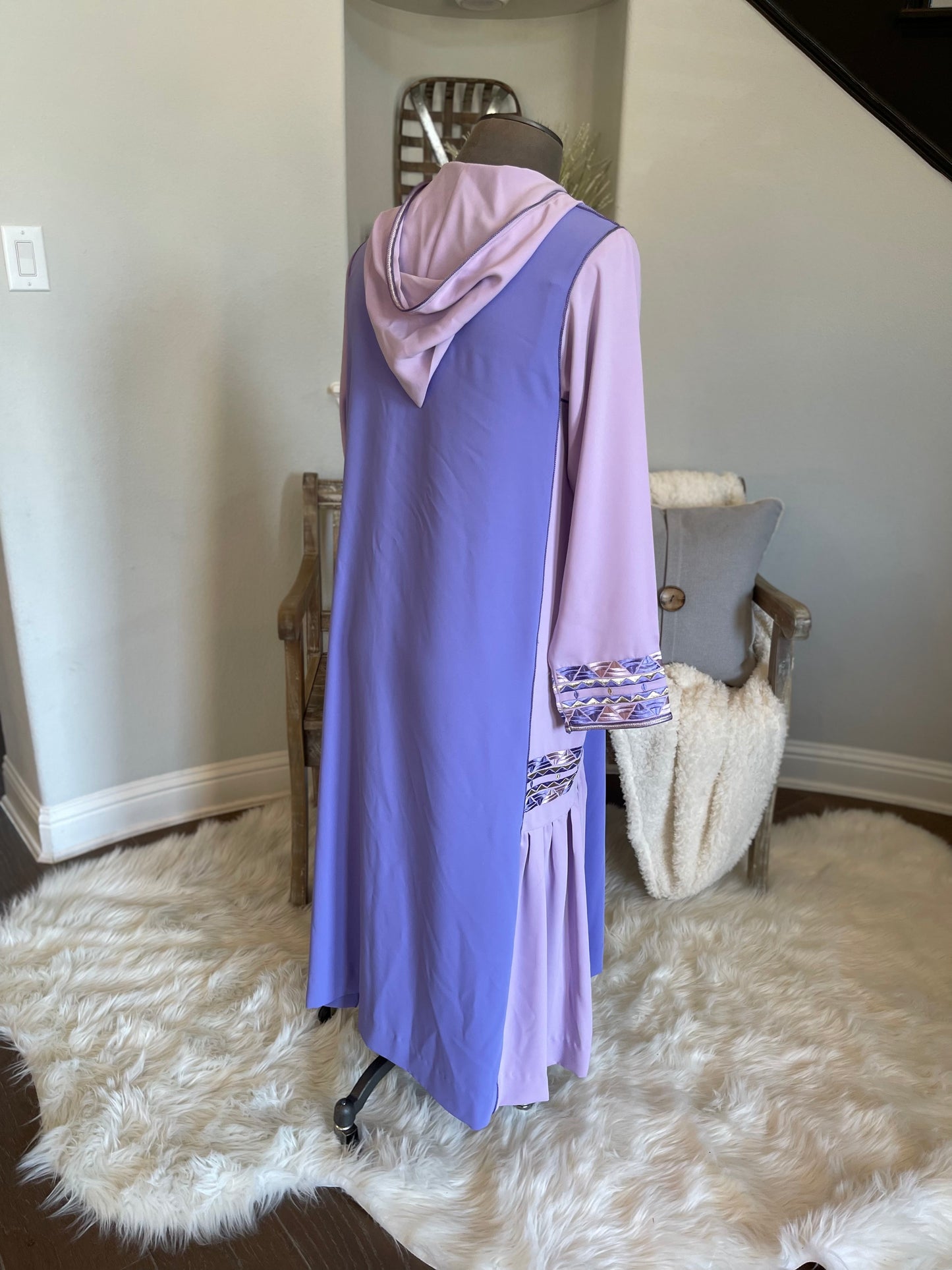 JELLABA WITH EMBROIDERY AND FOLDS