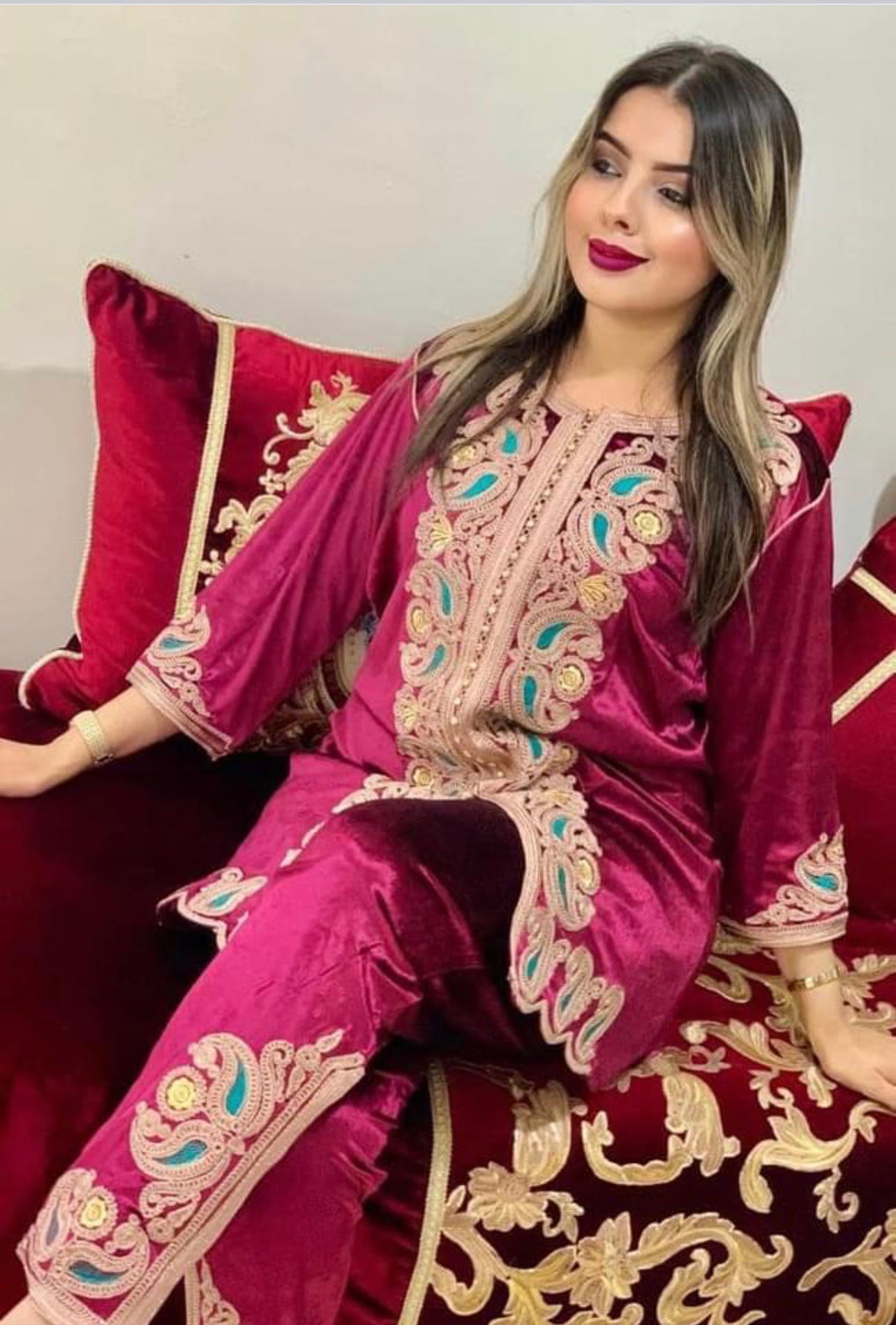 MOROCCAN JABADOOR WITH COLORFUL EMBROIDERY