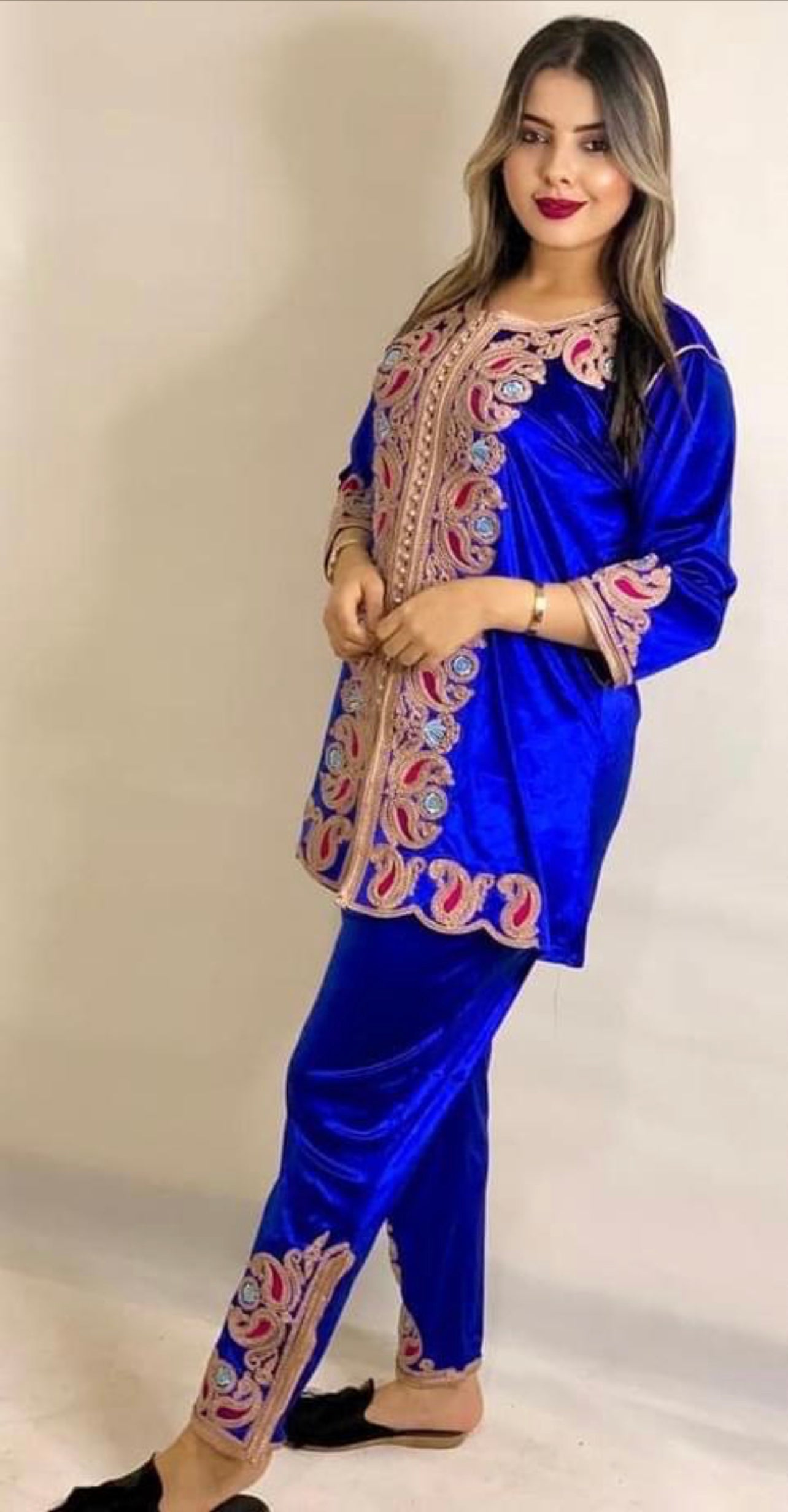 MOROCCAN JABADOOR WITH COLORFUL EMBROIDERY