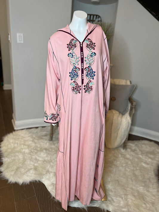 JELLABA WITH FOLDS IN THE SIDES & EMBROIDERY