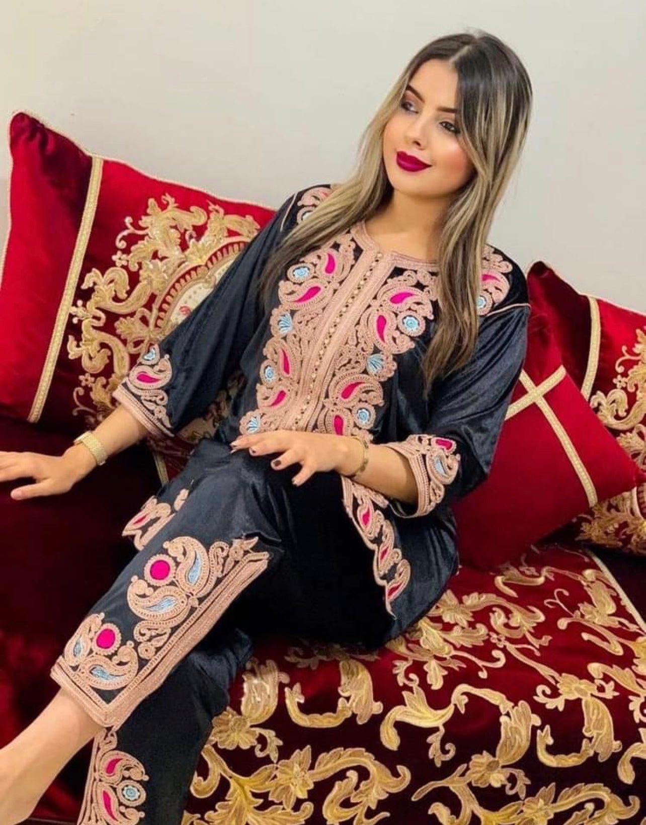 MOROCCAN JABADOOR WITH COLORFUL EMBROIDERY